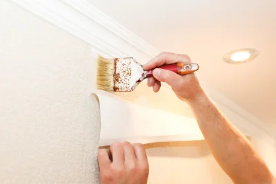 Pose de papier peint à Perelli — revêtements muraux et toiles de verre